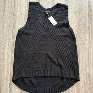NEW Banana Republic sleeveless pull over sweat vest